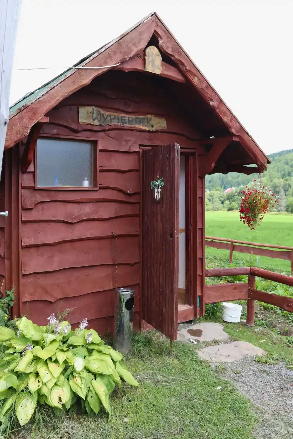 Leśny Zwierzyniec w Lisznej - atrakcja dla dzieci w Bieszczadach